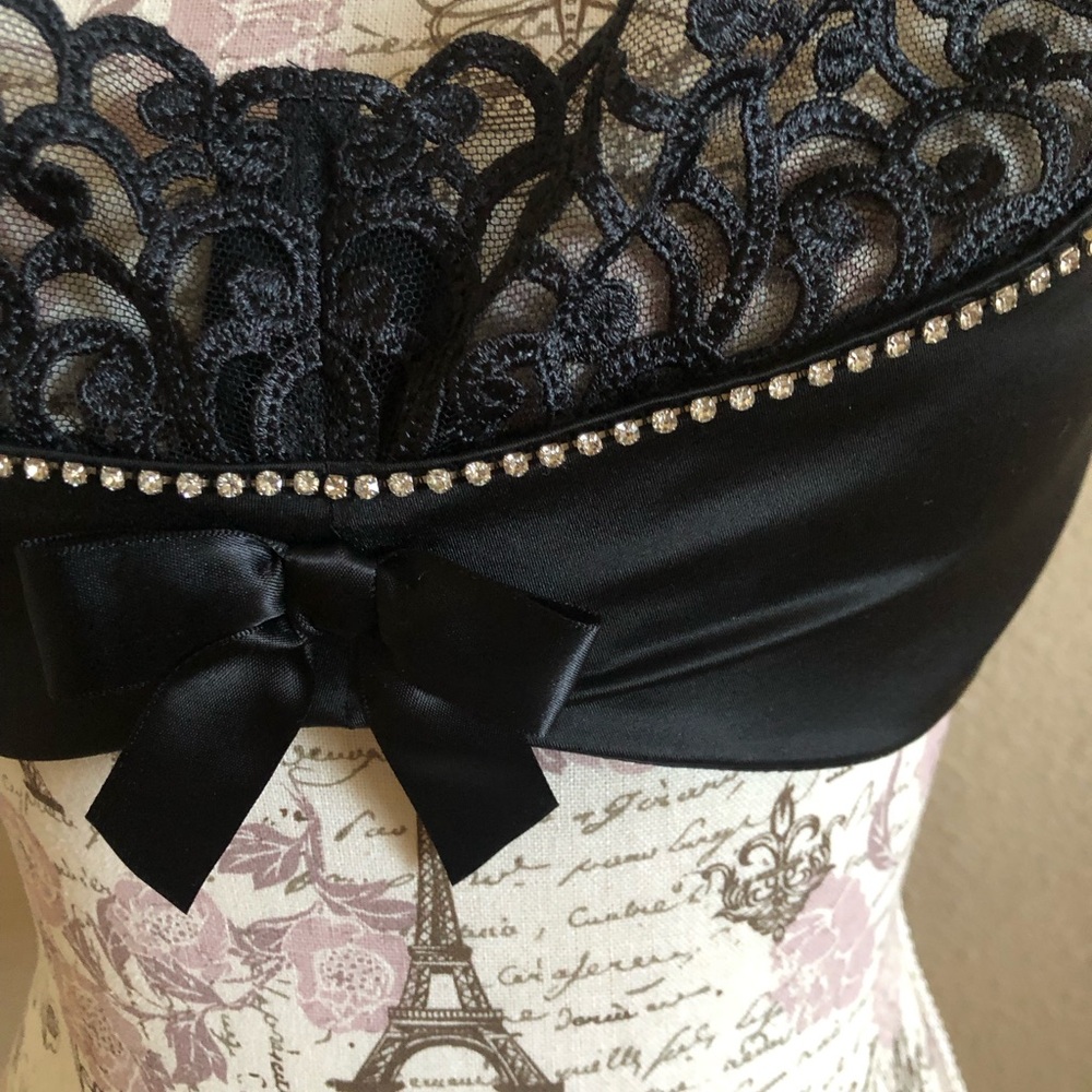 Victoria's Secret Black Lace Bra with Rhinestone Trim VGC 34D - Picture 2 of 6